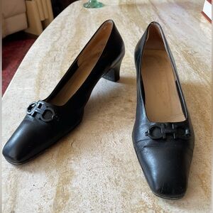Salvatore Ferragamo Gancini Heel Pumps Boutique Vintage